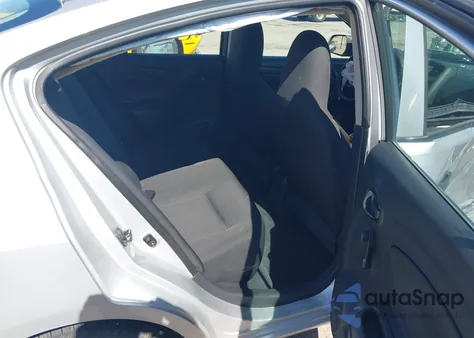 2015 Nissan Versa 1.6 S+ from USA, damaged, VIN 3N1CN7AP7FL935839